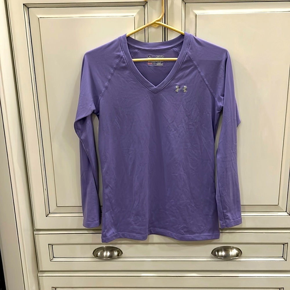 Under Armour Purple Long Sleeve Heat Gear, semi fitted nice preowned condition